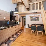 Mountain Apartament Tux
